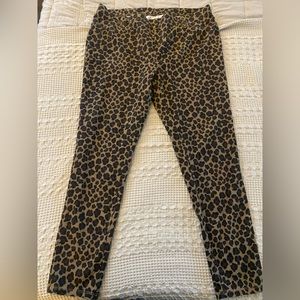 Leopard jegging.